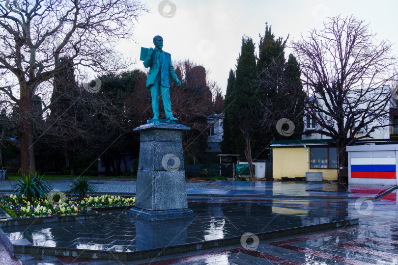 Скачать Памятник Памятник Н. П. Краснову. Ялта. Крым фотосток Ozero