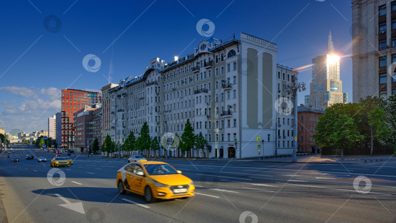 Скачать Москва. Утро на Садовом кольце. фотосток Ozero