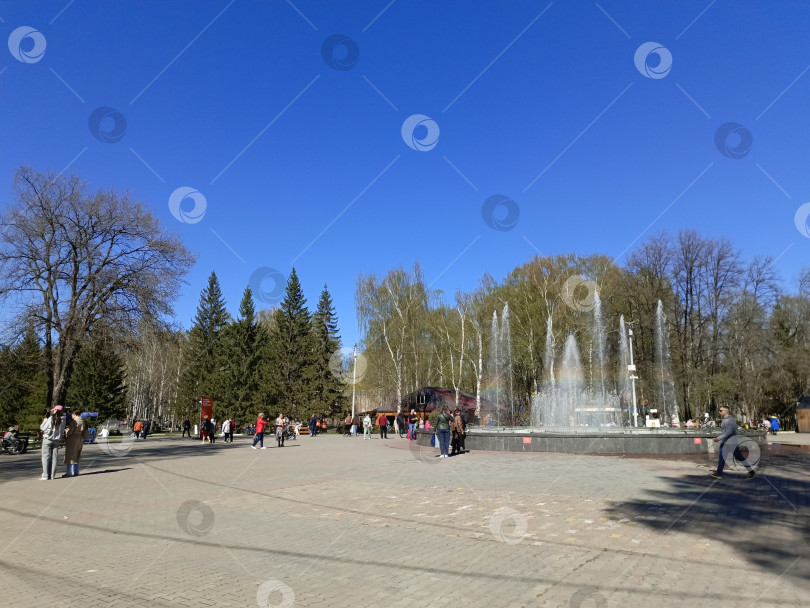 Скачать Фонтан в парке Маяковского фотосток Ozero