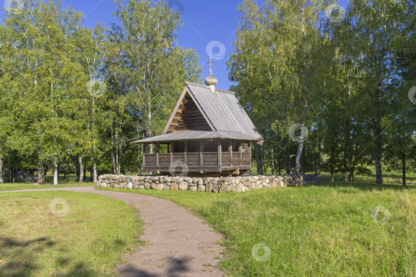 Скачать Деревянная часовня в Музее деревянного зодчества. фотосток Ozero