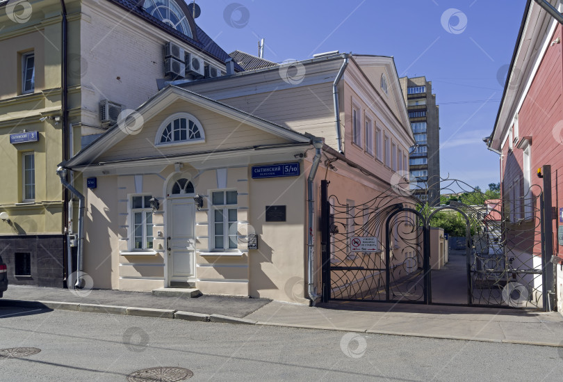 Скачать Флигель старинной городской усадьбы в центре Москвы. фотосток Ozero