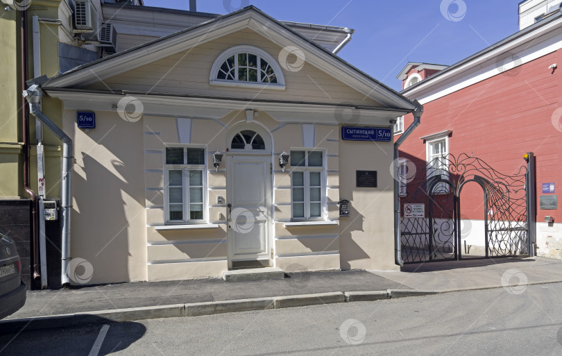 Скачать Флигель старинной городской усадьбы в центре Москвы. фотосток Ozero