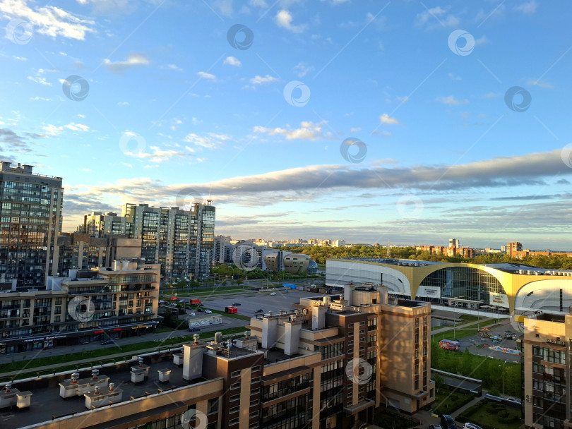 Скачать Весеннее утро в городе фотосток Ozero