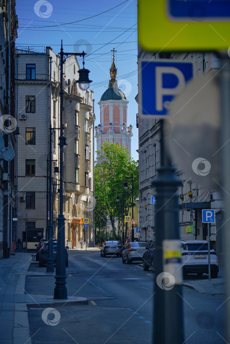 Скачать Москва. Кривоколенный переулок и Меншикова башня. фотосток Ozero