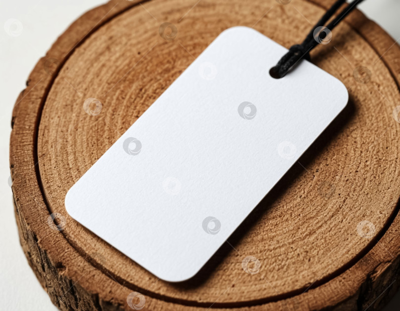 Скачать Пустой макет тега на белом фоне. Создан искусственный интеллект. фотосток Ozero