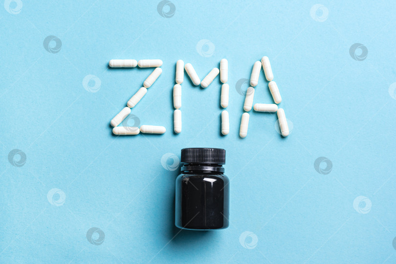 Скачать Капсулы и флакон с пищевой добавкой ZMA фотосток Ozero