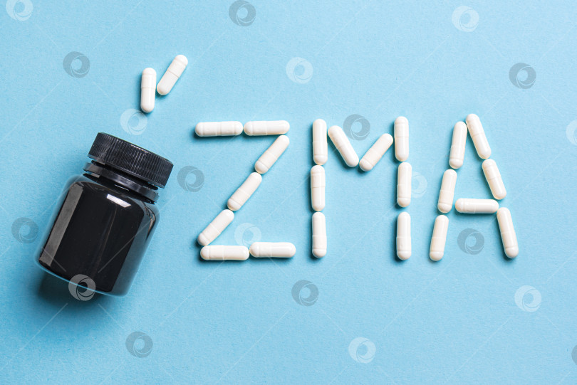 Скачать Капсулы и флакон с пищевой добавкой ZMA фотосток Ozero