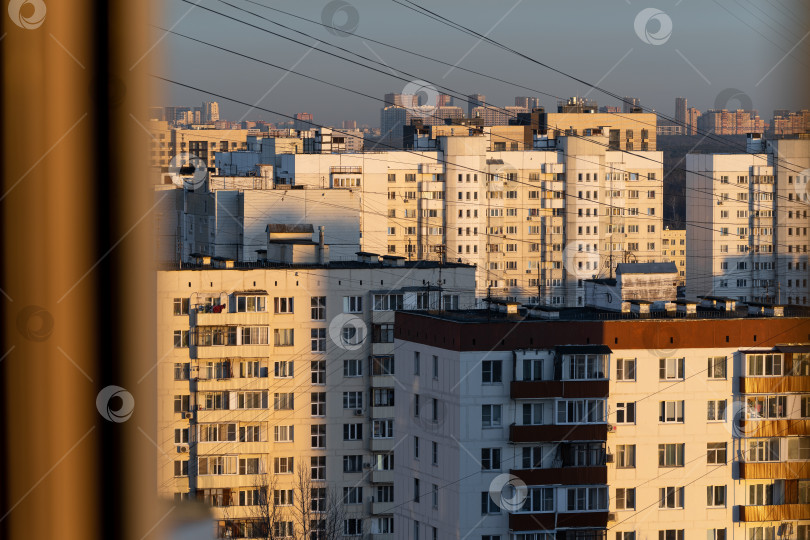 Скачать Панельные дома на закате фотосток Ozero