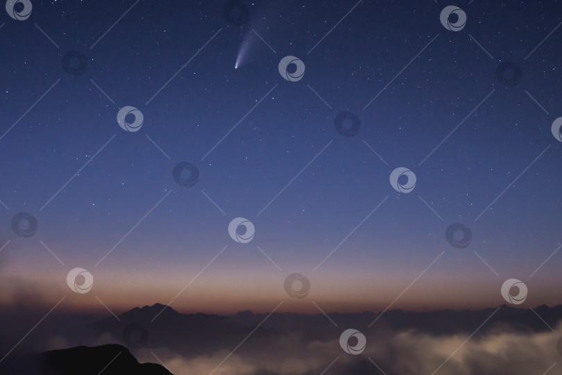 Скачать Комета над горами фотосток Ozero