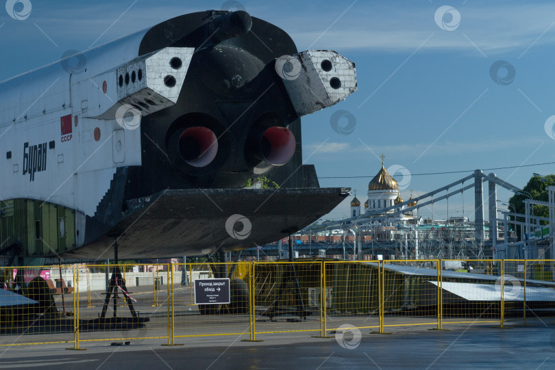 Скачать Москва. Часть космического корабля "Буран" в Парке Горького. фотосток Ozero