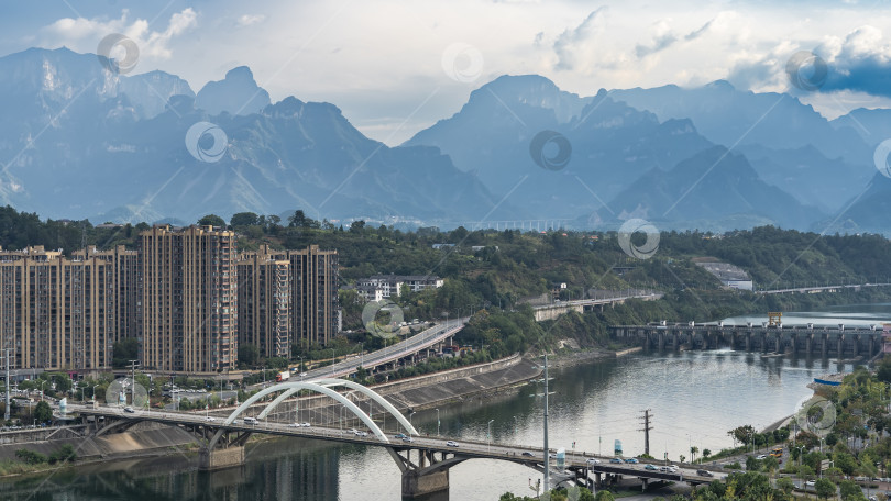 Скачать Современный городской пейзаж. Вид с высоты. фотосток Ozero