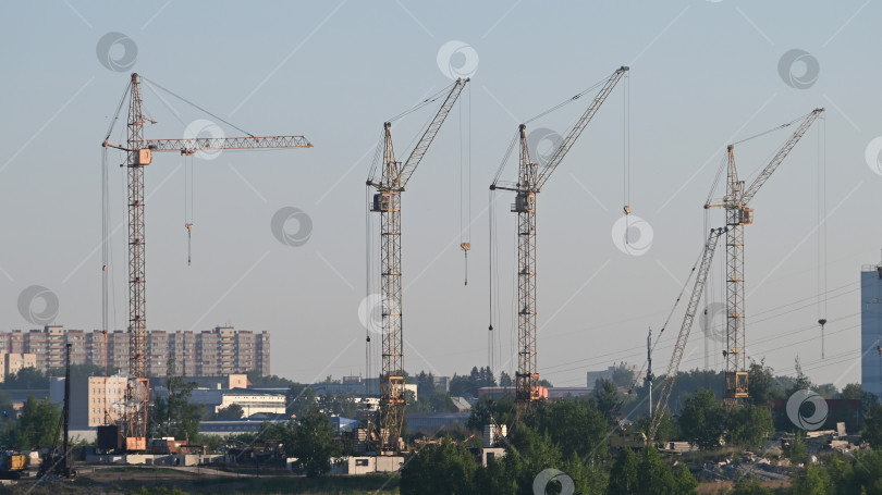 Скачать Строительные башенные краны фотосток Ozero