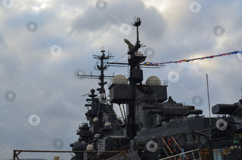 Скачать Россия, Краснодарский край, Новороссийск. Январь 2025 года. Морской порт Новороссийск. ​Музей. Крейсер Михаил Кутузов фотосток Ozero