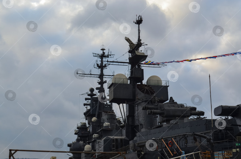Скачать Россия, Краснодарский край, Новороссийск. Январь 2025 года. Морской порт Новороссийск. ​Музей. Крейсер Михаил Кутузов фотосток Ozero