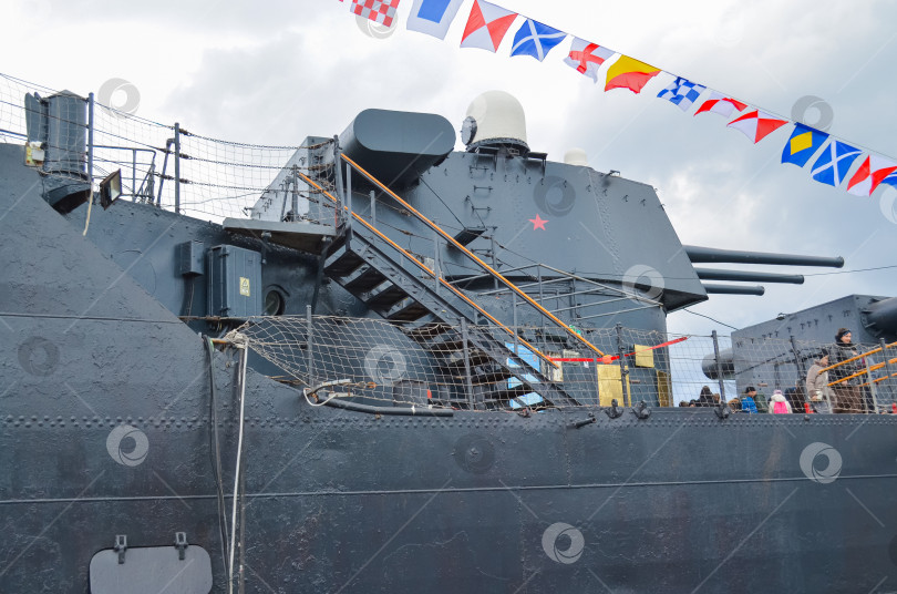 Скачать Россия, Краснодарский край, Новороссийск. Январь 2025 года. Морской порт Новороссийск. ​Музей. Крейсер Михаил Кутузов фотосток Ozero