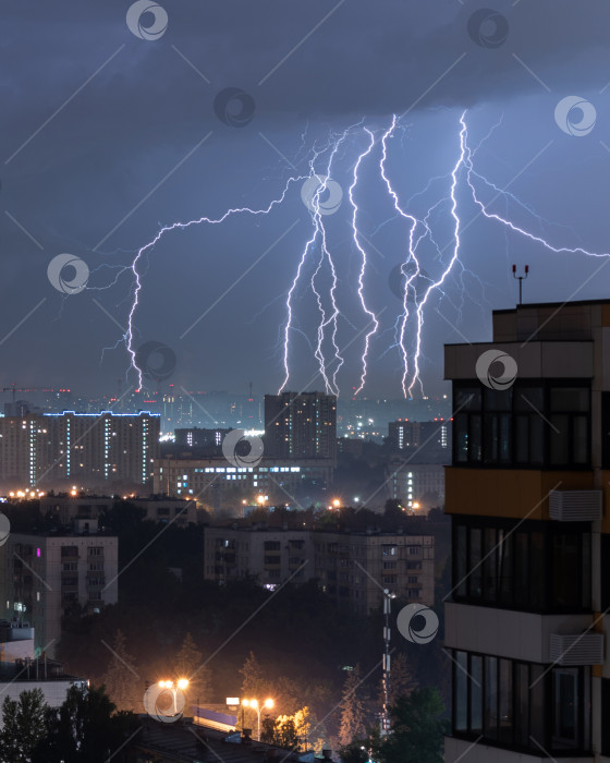 Скачать Гроза в Москве фотосток Ozero