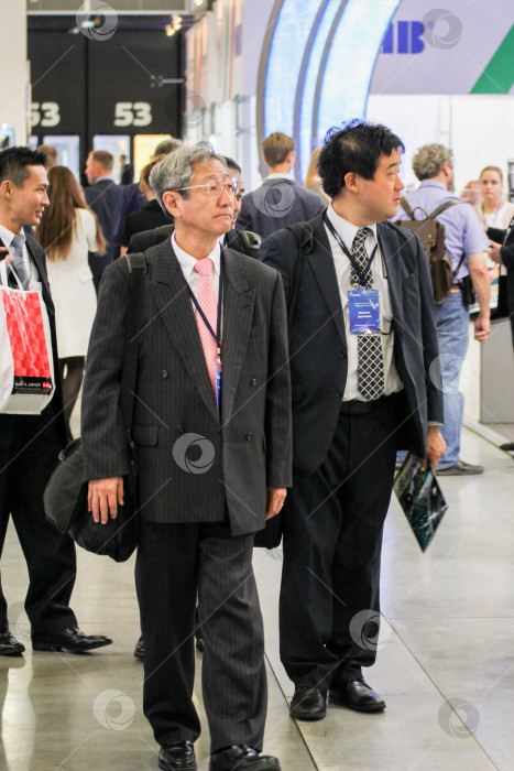 Скачать Делегаты из стран Азии на Газовом форуме. фотосток Ozero