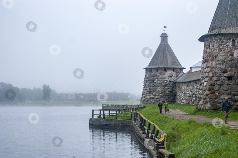 Скачать у стен Соловецкого кремля фотосток Ozero