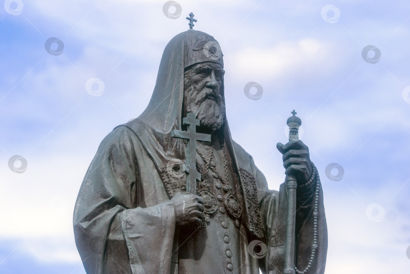 Скачать памятник патриарху Тихону фотосток Ozero