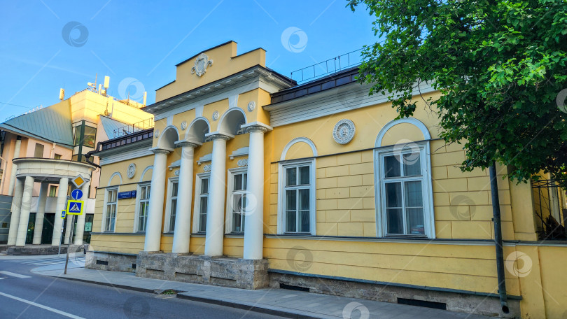 Скачать Деревянный Дом Штейнгеля - памятник архитектуры 1816 г. Москва, Хамовники фотосток Ozero