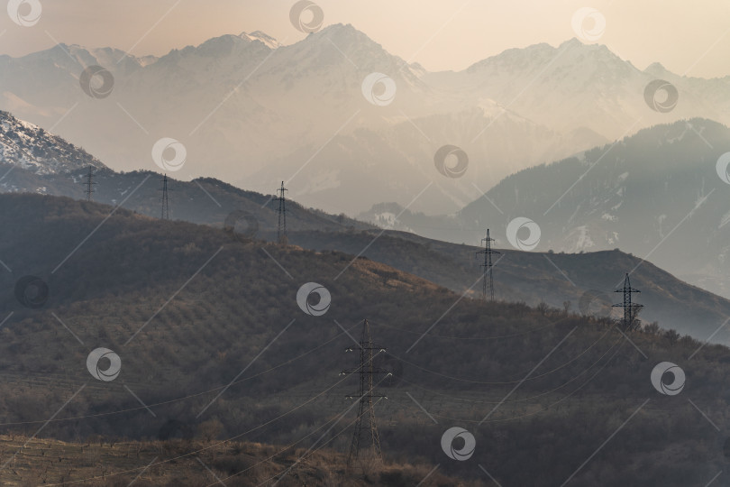 Скачать ЛЭП в горах фотосток Ozero