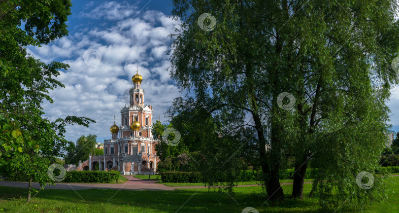 Скачать Москва. Покровская церковь в Филях. фотосток Ozero
