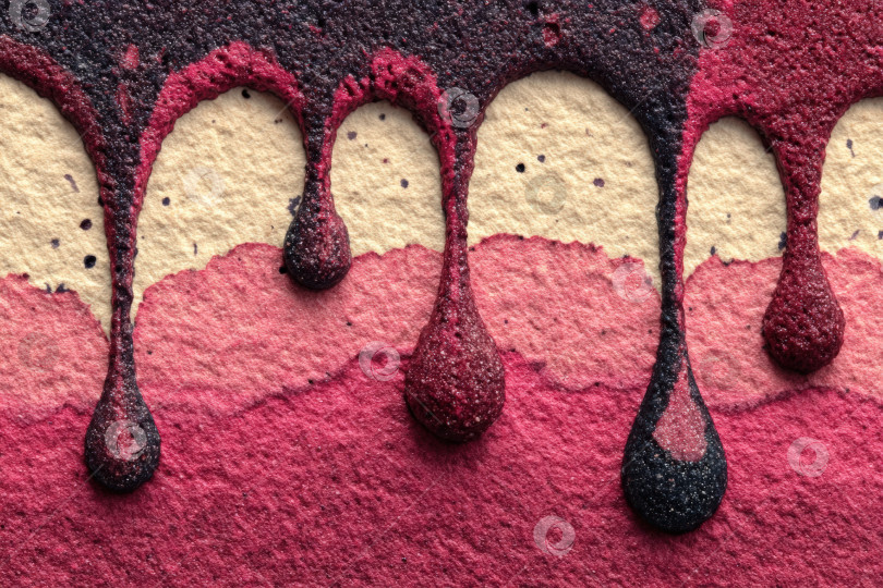 Скачать Абстрактная акварельная иллюстрация с яркими каплями розовой, красной и черной краски, ниспадающими каскадом на текстурированную бумагу, создает визуально эффектную и художественную композицию фотосток Ozero