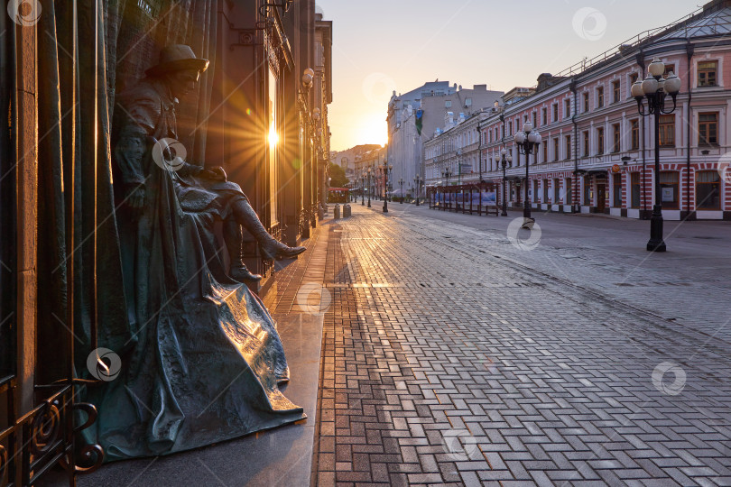 Скачать Москва. Памятник Вахтангову на Старом Арбате. фотосток Ozero