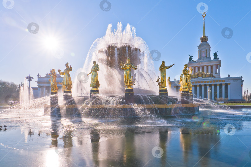 Скачать Москва. Фонтан "Дружба народов" на ВДНХ. фотосток Ozero