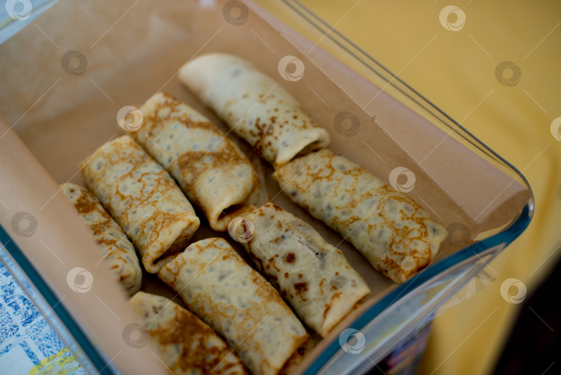 Скачать Домашние фаршированные блинчики, с мясом, с печенью фотосток Ozero
