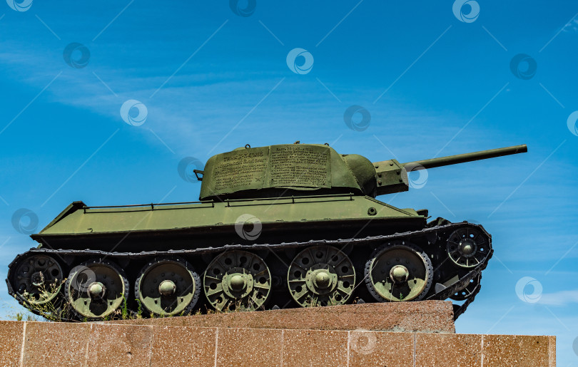 Скачать танк "Челябинский колхозник" фотосток Ozero