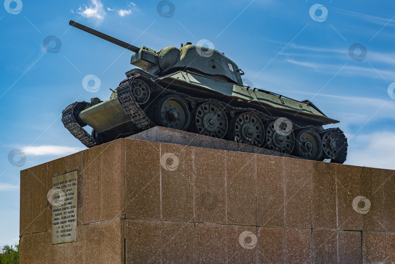 Скачать танк "Челябинский колхозник" фотосток Ozero