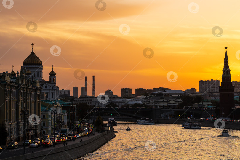 Скачать вечерняя набережная Москвы фотосток Ozero