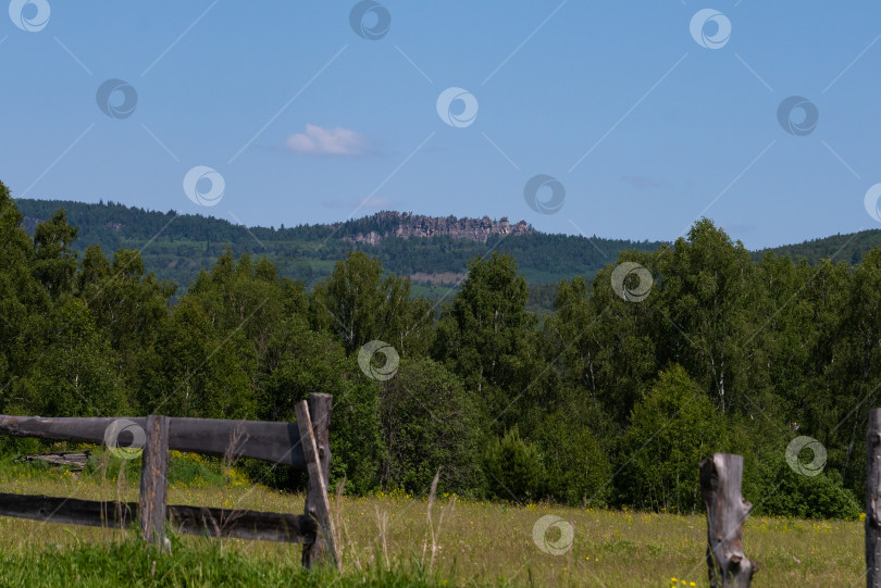 Скачать Лето в горах. Лето в горах. Горы Урала. Уральские горы фотосток Ozero