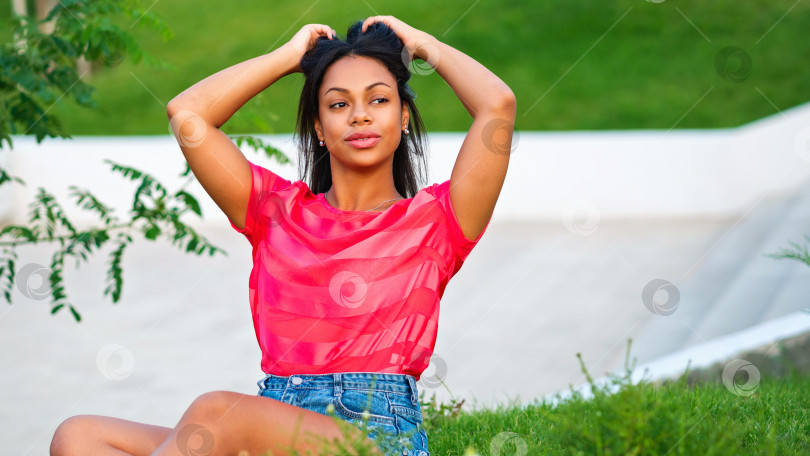 Скачать Портрет афроамериканской девушки фотосток Ozero