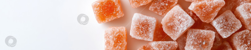 Скачать Крупный план кусочков гималайской розовой каменной соли для кулинарного и спа-применения фотосток Ozero