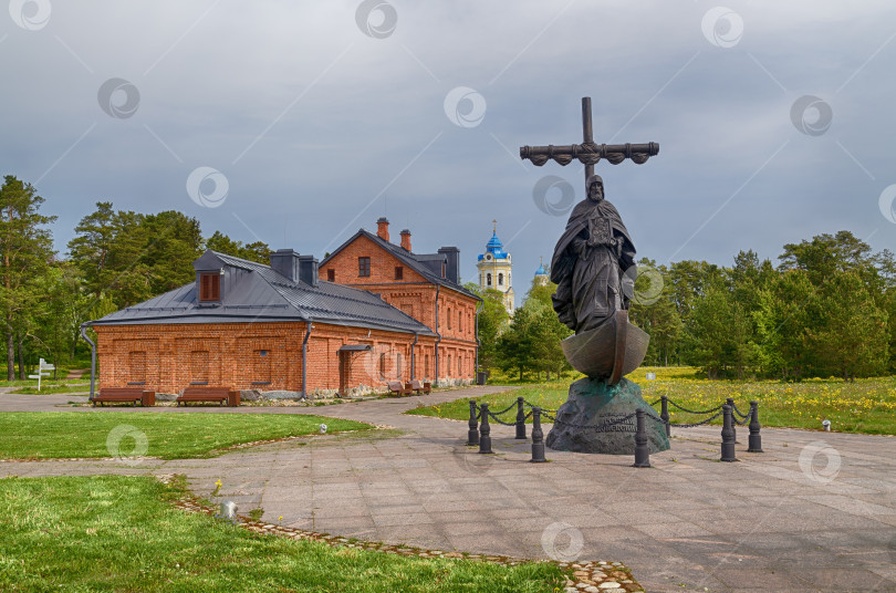 Скачать Памятник святому Арсению Коневскому фотосток Ozero