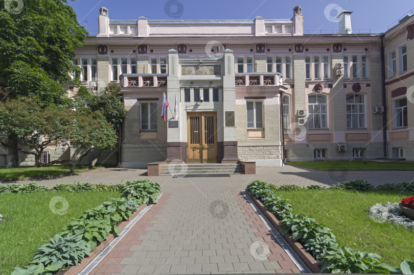 Скачать Парадный вход в здание бывшего Московского сберегательного банка фотосток Ozero
