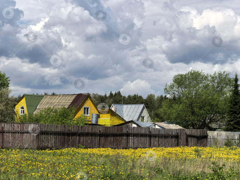 Скачать весёлый летний деревенский пейзаж фотосток Ozero