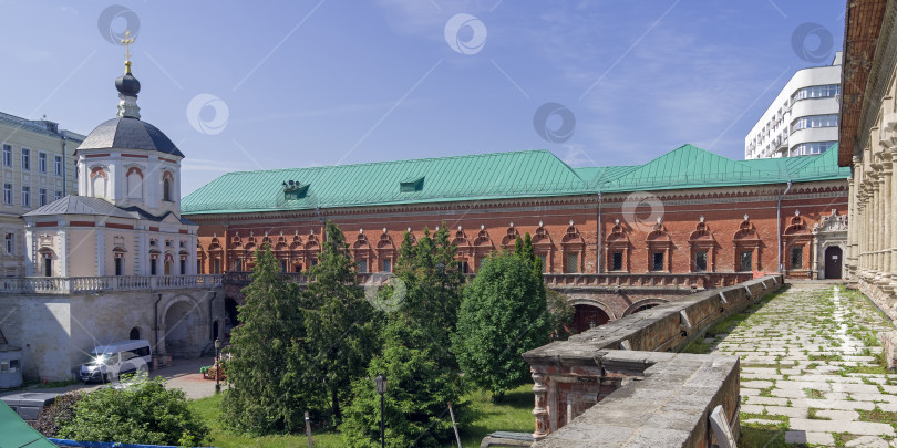 Скачать Церковь и старинные покои в православном монастыре. Москва. фотосток Ozero