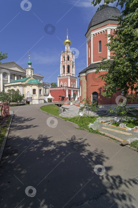 Скачать Церкви в православном монастыре. Москва. фотосток Ozero