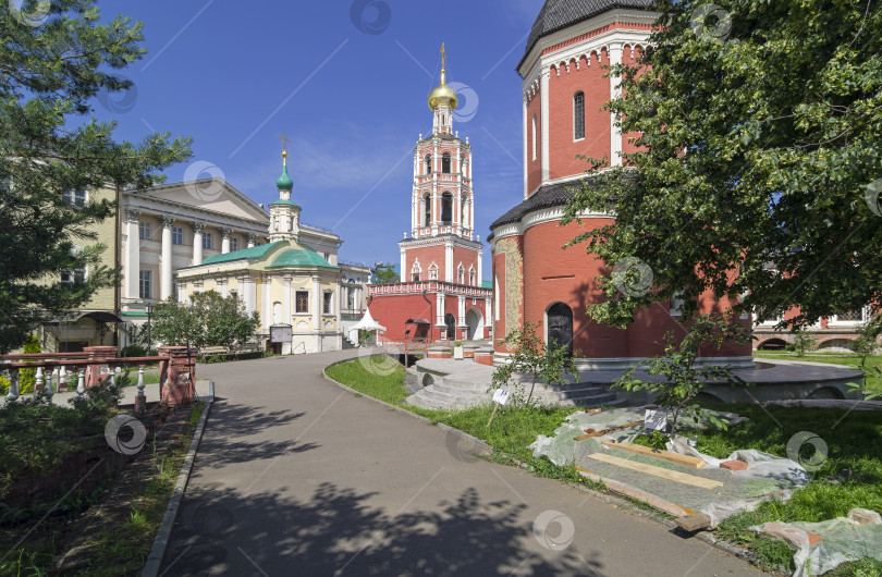 Скачать Церкви в православном монастыре. Москва. фотосток Ozero