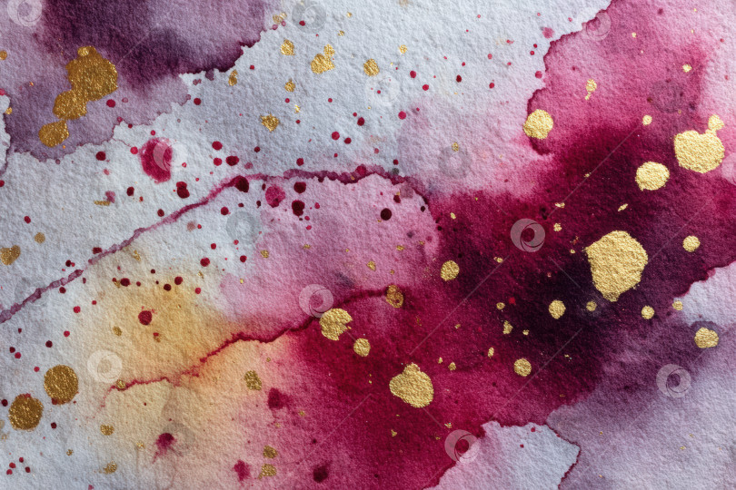 Скачать Абстрактная акварельная иллюстрация с яркими вкраплениями красных, розовых и золотых оттенков создает динамичный и художественный фон для творческих проектов и дизайнерских приложений. фотосток Ozero