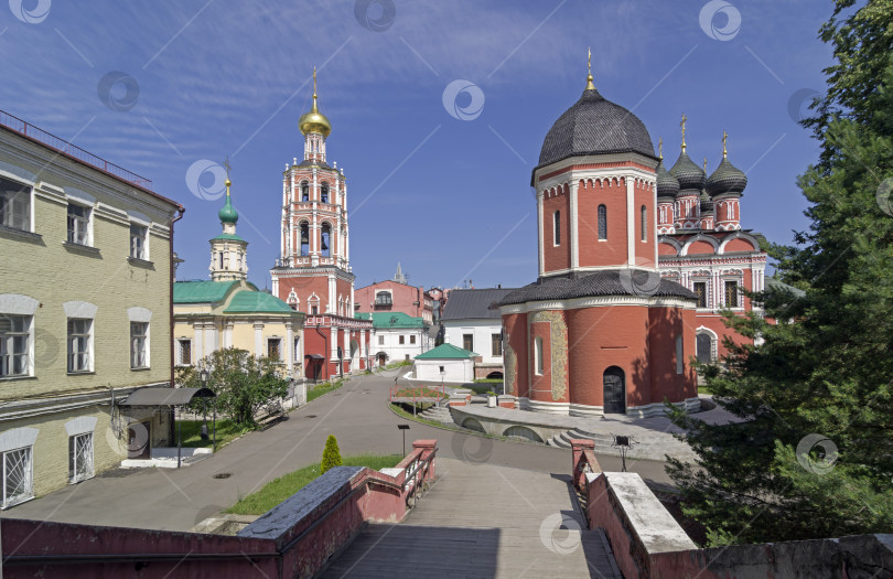 Скачать Соборы в православном монастыре. Москва. фотосток Ozero