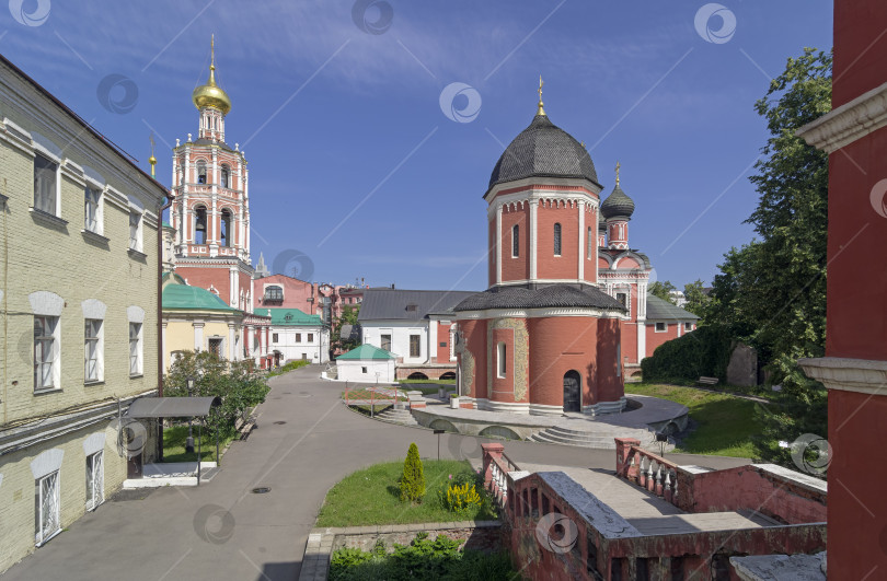 Скачать Соборы в православном монастыре. Москва. фотосток Ozero
