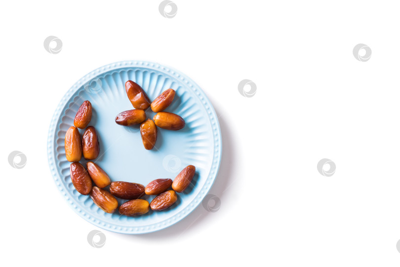 Скачать Dates Fruits in shape of Islamic Crescent фотосток Ozero