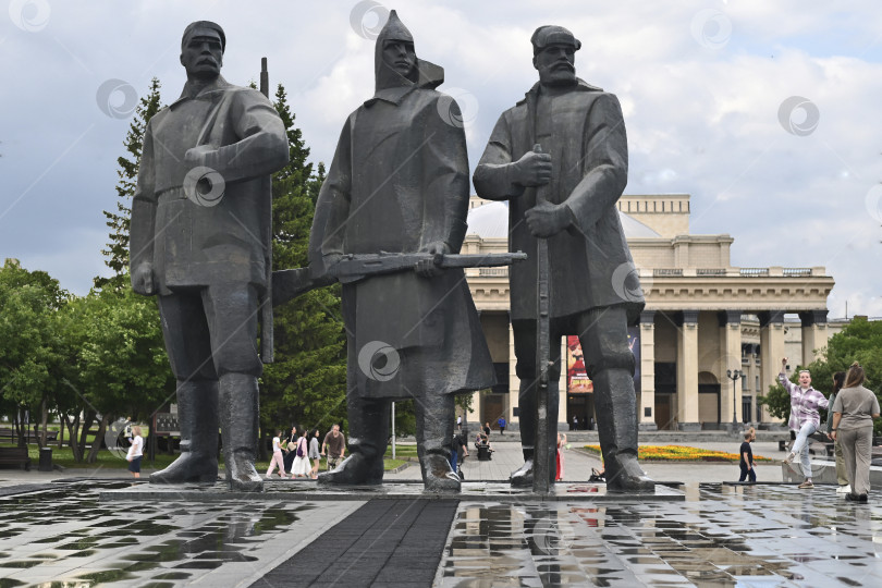 Скачать Рабочий, солдат и крестьянин фотосток Ozero