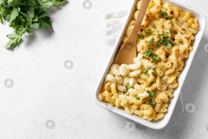 Скачать Макароны с сыром и панировочными сухарями фотосток Ozero