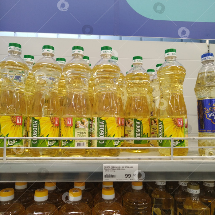 Скачать Отдел подсолнечного масла в магазине "Smart". фотосток Ozero