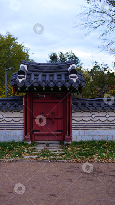Скачать Корейский парк Красные ворота фотосток Ozero